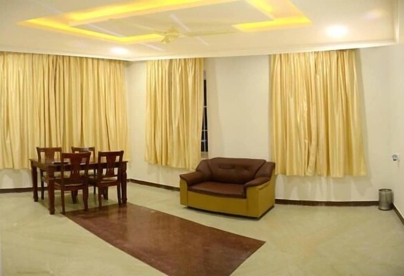 Отель Raya S Grand