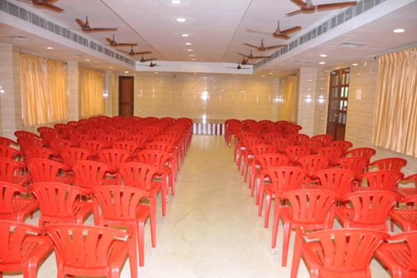 Отель Raya S Grand