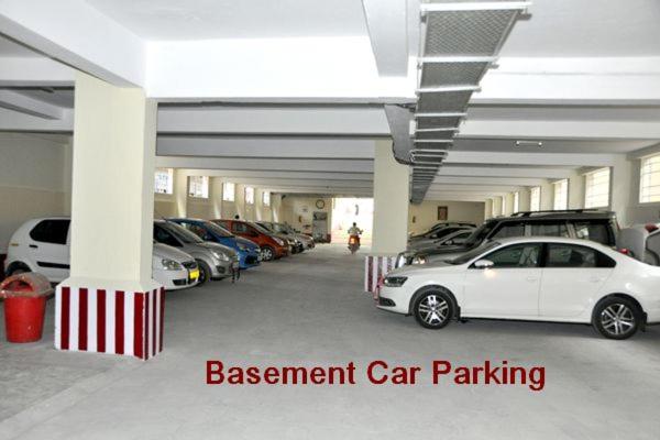 Отель Raya S Grand