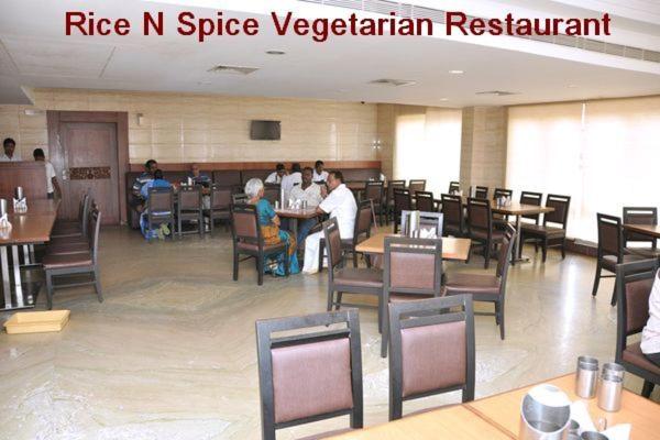 Отель Raya S Grand