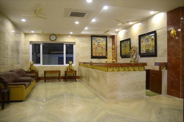 Отель Raya S Grand