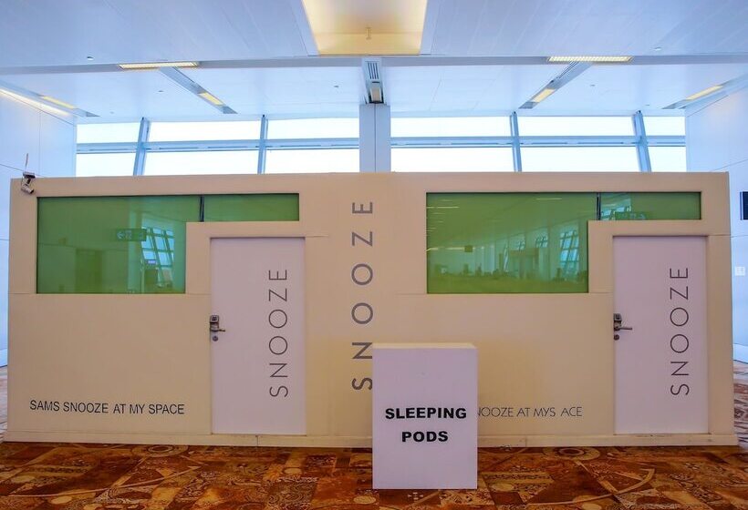 Отель Sams Snooze At My Space