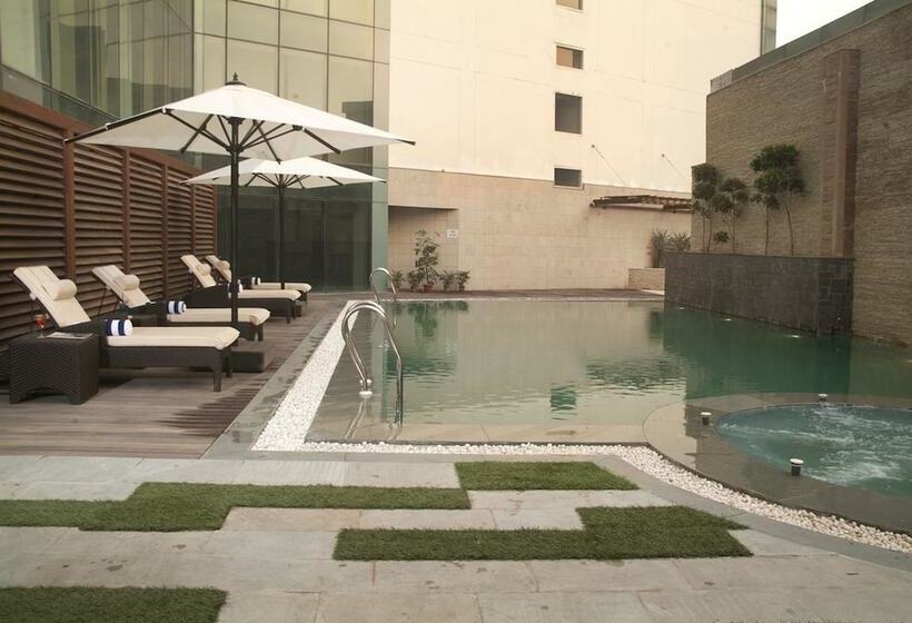 ホテル Savoy Suitesgreater Noida