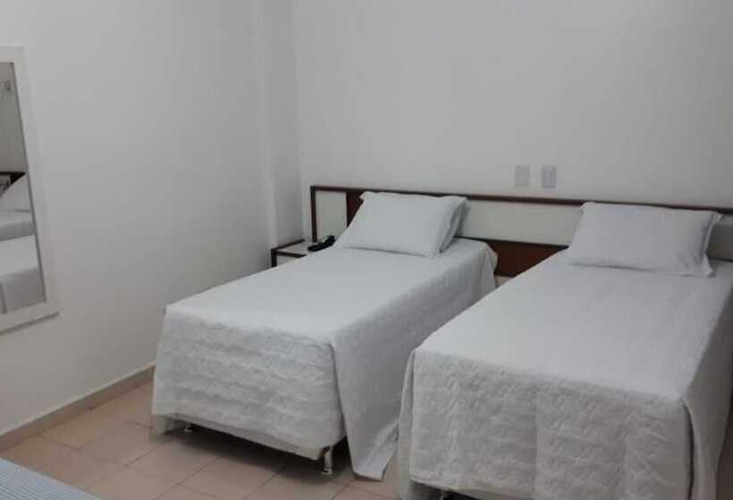 בית מלון כפרי Shalako