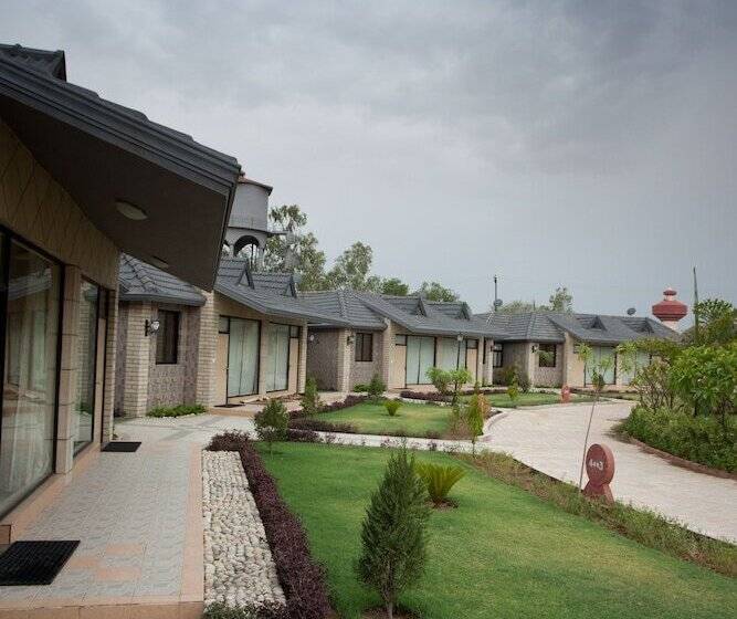 ホテル Shri Radha Brij Vasundhara Resort & Spa