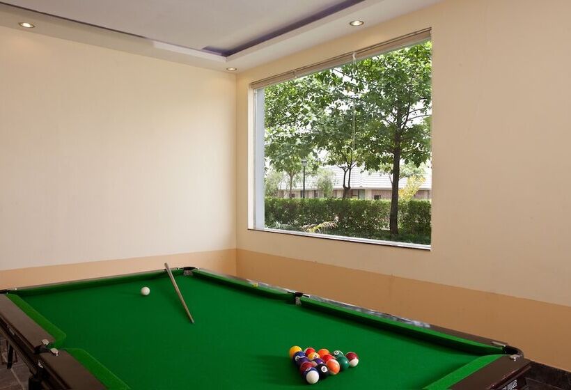 ホテル Shri Radha Brij Vasundhara Resort & Spa