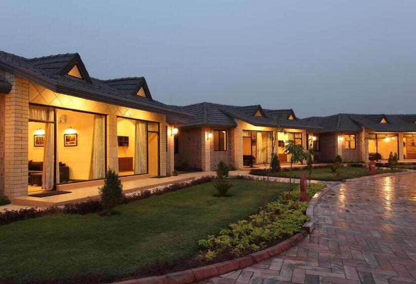 ホテル Shri Radha Brij Vasundhara Resort & Spa