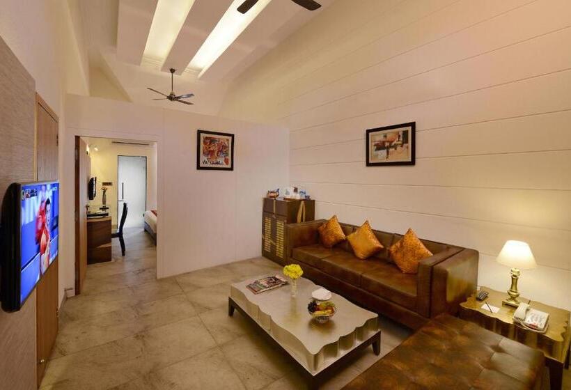 ホテル Shri Radha Brij Vasundhara Resort & Spa