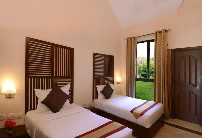 ホテル Shri Radha Brij Vasundhara Resort & Spa