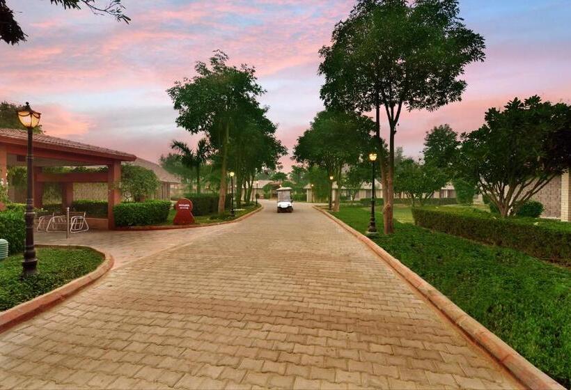 ホテル Shri Radha Brij Vasundhara Resort & Spa