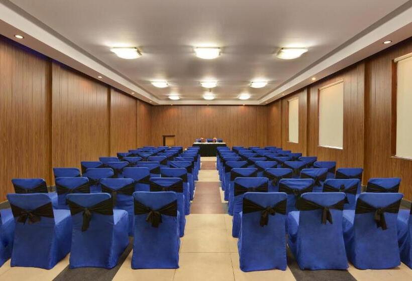 ホテル Shri Radha Brij Vasundhara Resort & Spa