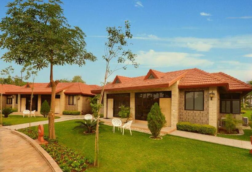 ホテル Shri Radha Brij Vasundhara Resort & Spa