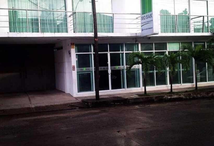 Отель & Suites Mo Sak