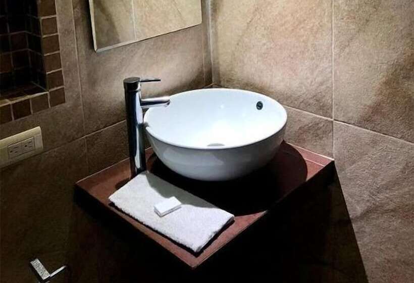 Отель & Suites Mo Sak