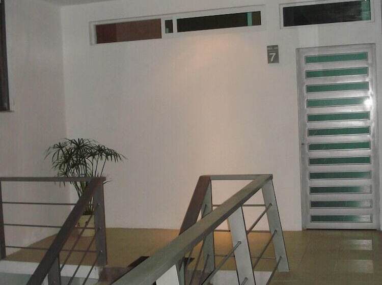 Отель & Suites Mo Sak