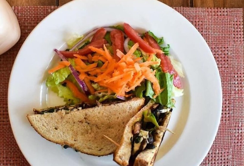 Отель & Suites Mo Sak