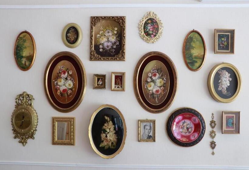 Отель & Suites Mo Sak