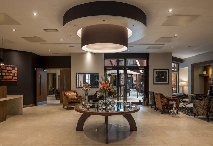 هتل The Chambers   Park Place   Apartments