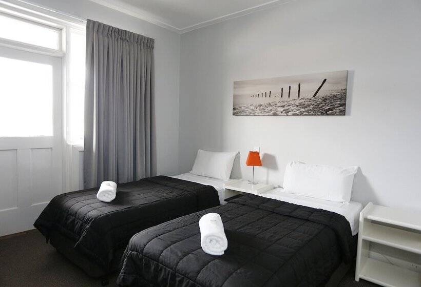 בית מלון כפרי The Lakes