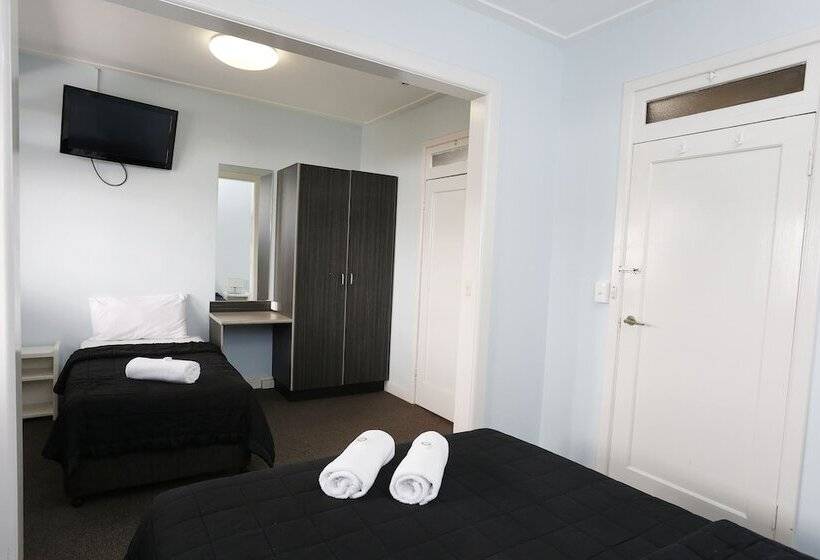 בית מלון כפרי The Lakes