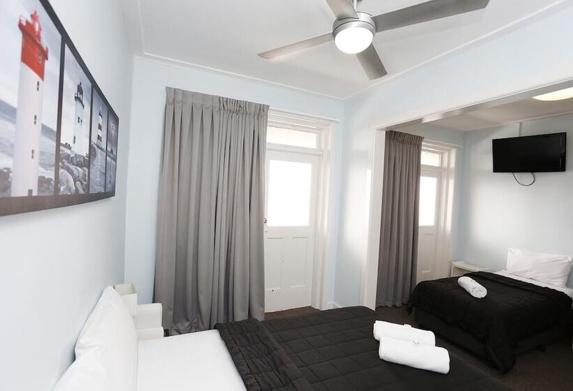 בית מלון כפרי The Lakes