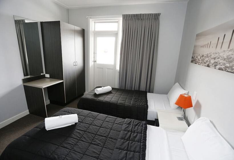 בית מלון כפרי The Lakes