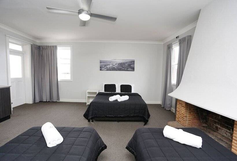 בית מלון כפרי The Lakes