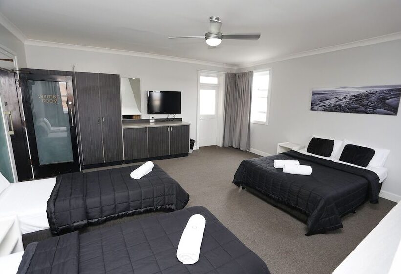 בית מלון כפרי The Lakes