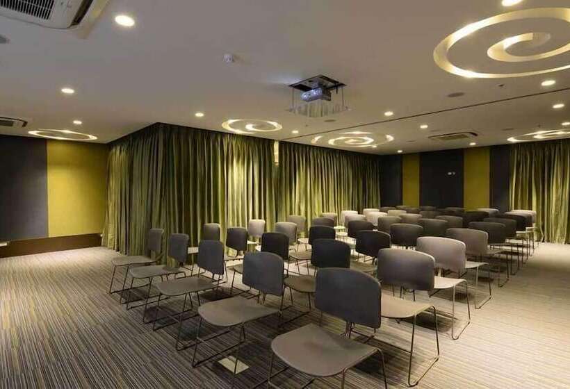 هتل The Lime Boutique Suites