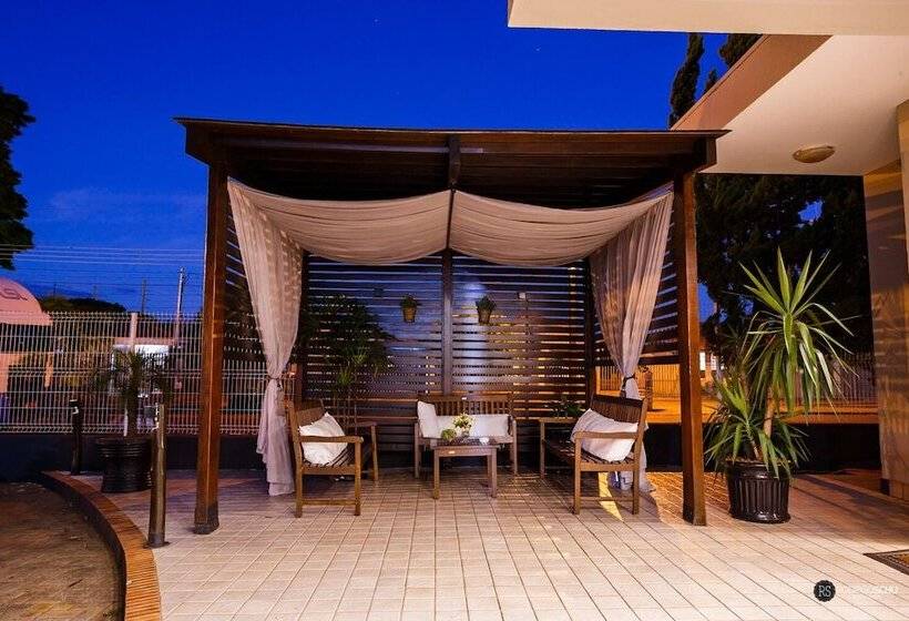 בית מלון כפרי Tonello Business