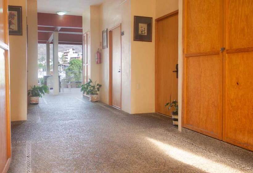 ホテル Zihua Express