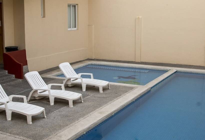 ホテル Zihua Express