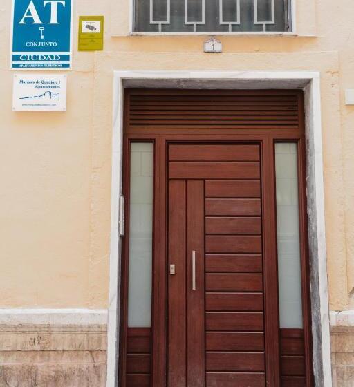 Marqués de Guadiaro 1 Apartamentos