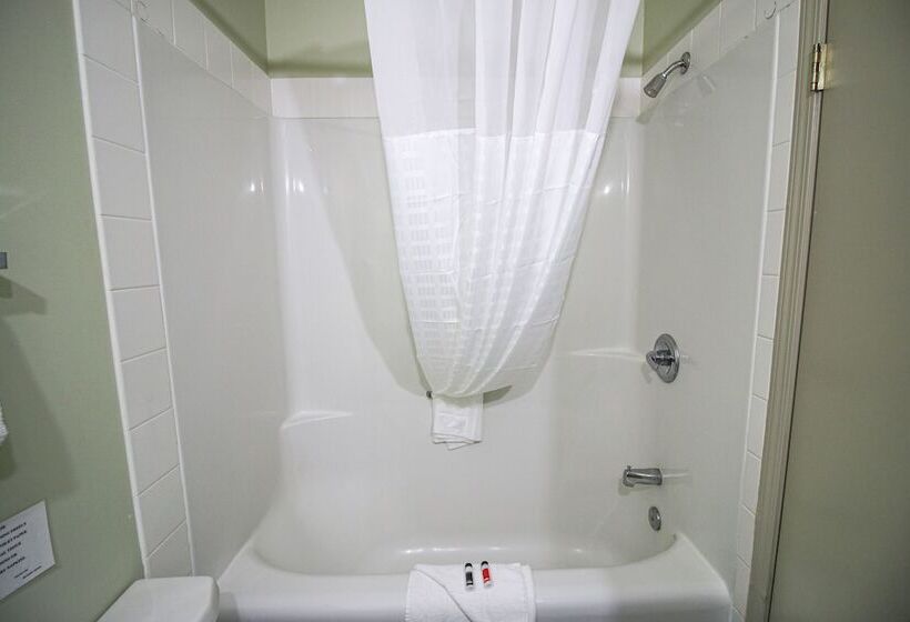 فندق على الطريق Bighorn Inn & Suites