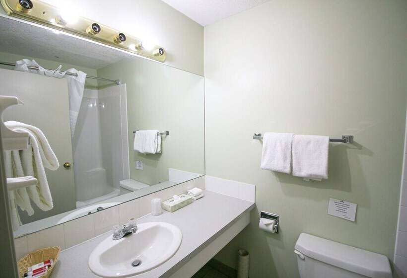 فندق على الطريق Bighorn Inn & Suites