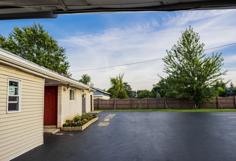 فندق على الطريق Budget Inn Williamsville