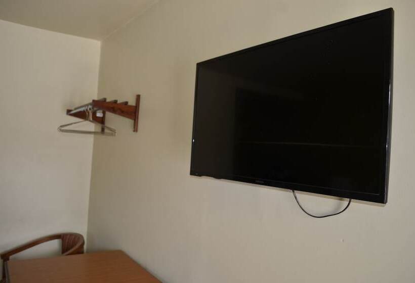 فندق على الطريق Budget Inn Williamsville