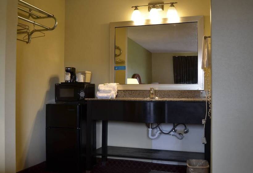 فندق على الطريق Budget Inn Williamsville