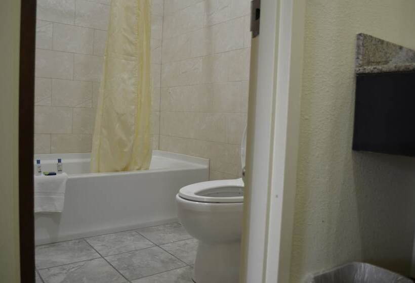 فندق على الطريق Budget Inn Williamsville