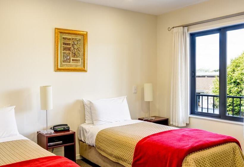 Nautilus Lodge Motel