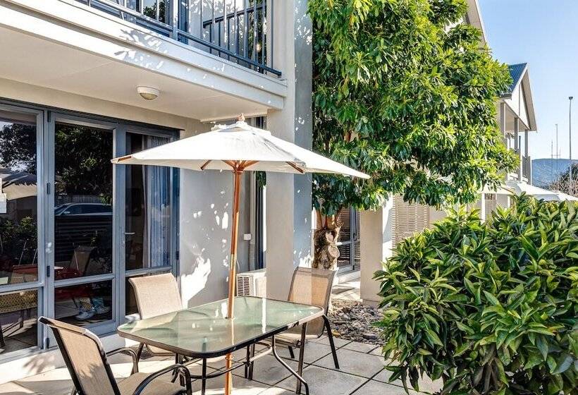 Nautilus Lodge Motel