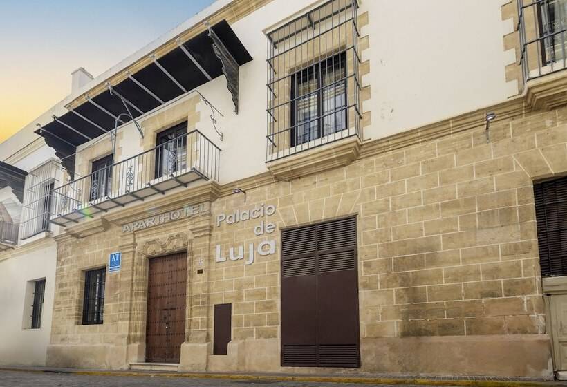 Palacio De Luja