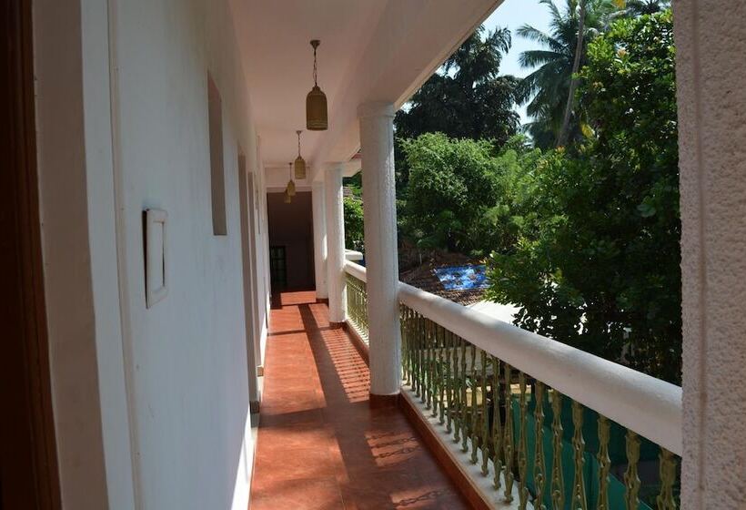 پانسیون Pebbles Guesthouse