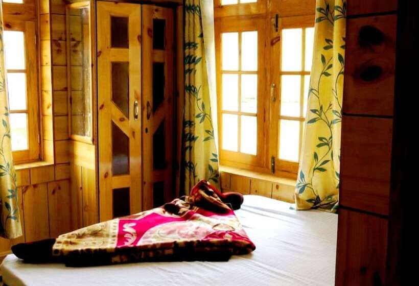 ペンション Tih Rahela Guest House & Home Stay