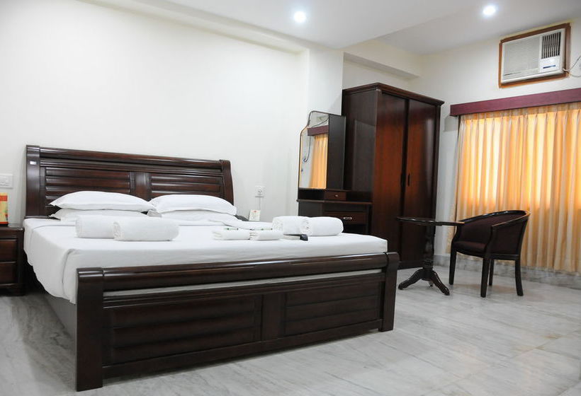 پانسیون Lloyds Serviced Apartments, Near Music Academy