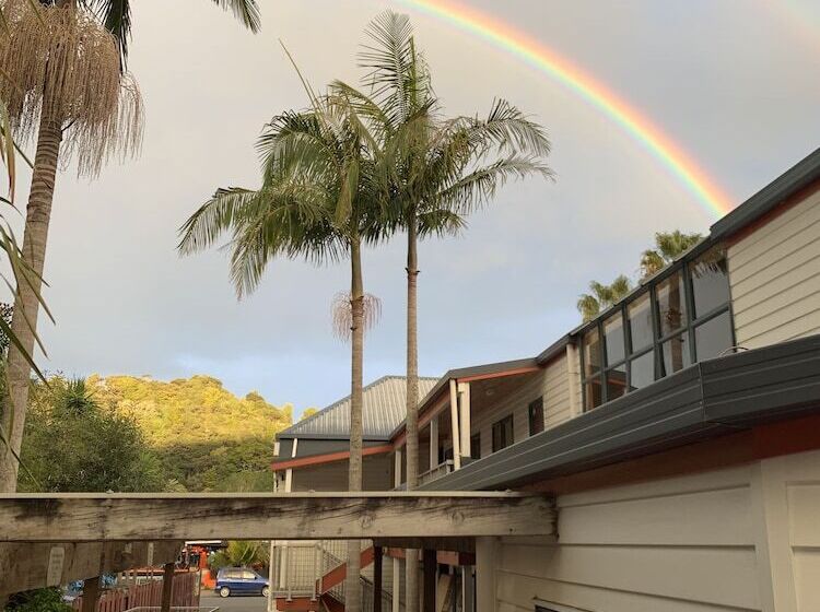 旅馆 Peppertree Lodge & Backpackers