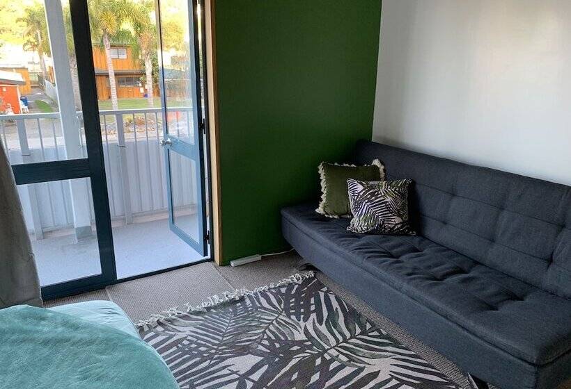 旅馆 Peppertree Lodge & Backpackers