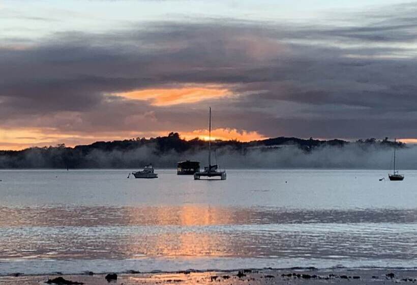 旅馆 Peppertree Lodge & Backpackers