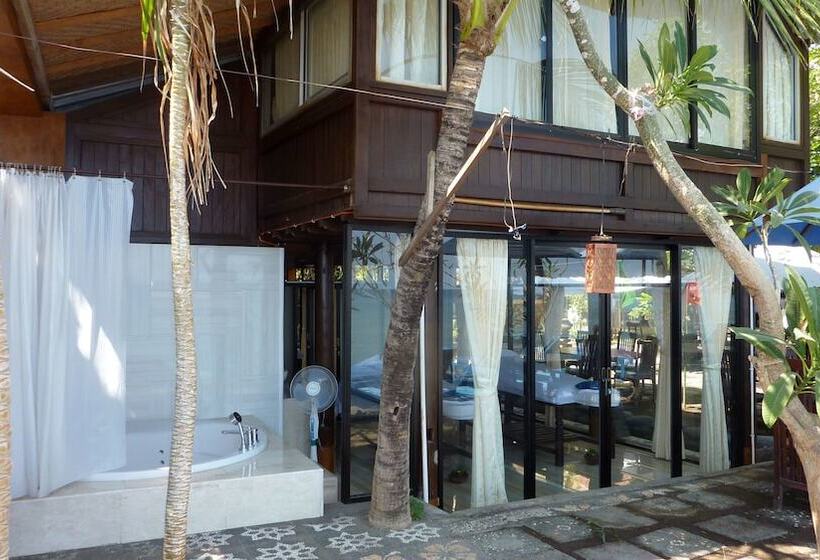 منتجع Amed Cafe & Hotel Kebun Wayan