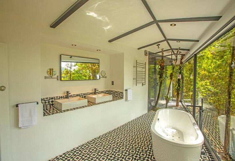 منتجع Dantica Cloud Forest Lodge